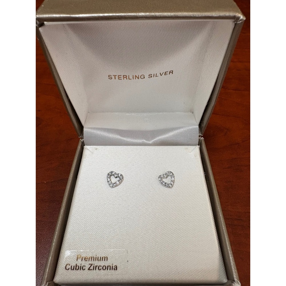 Sterling Silver‎ CZ Heart Stud Earrings NWT Gift Box Included